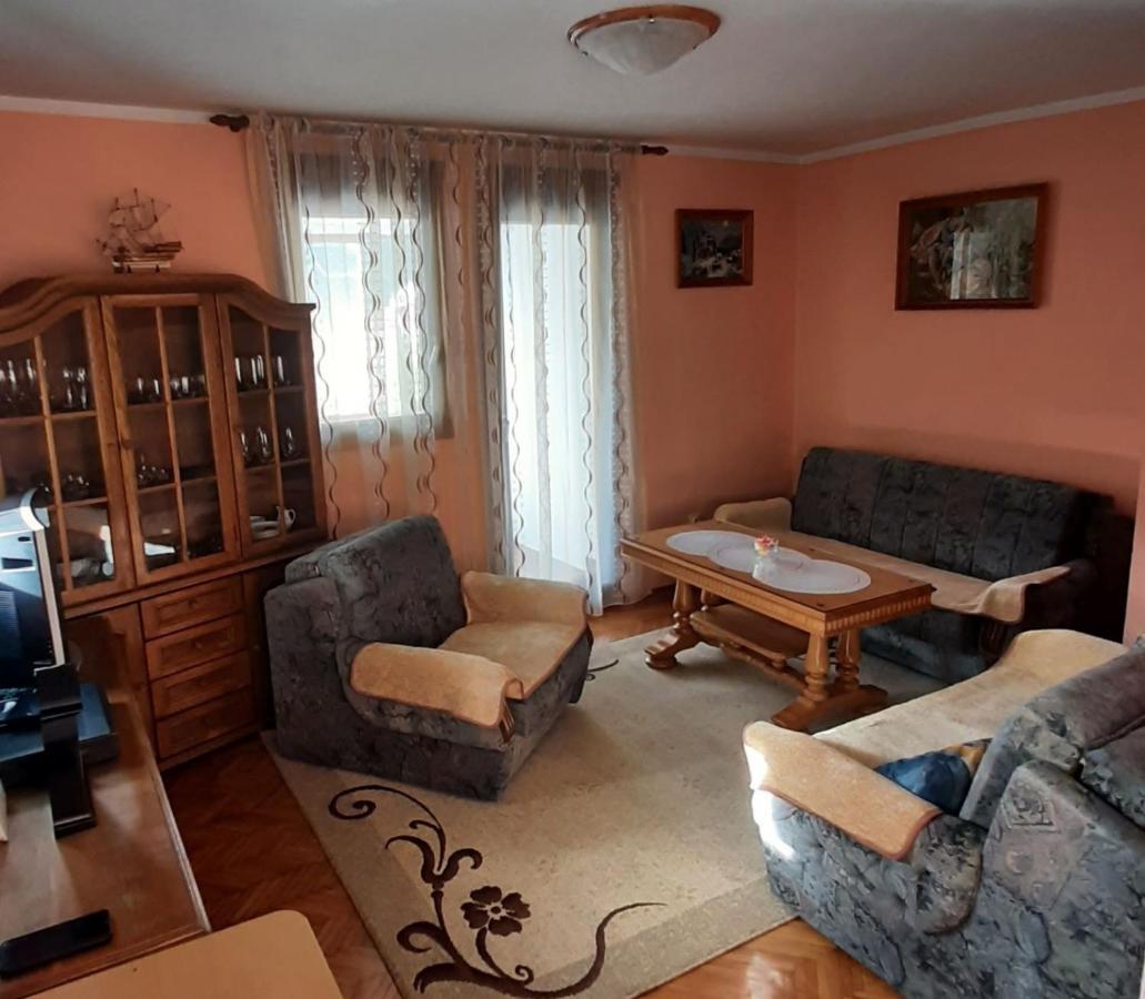 Apartman Sofija 普卢日内 外观 照片